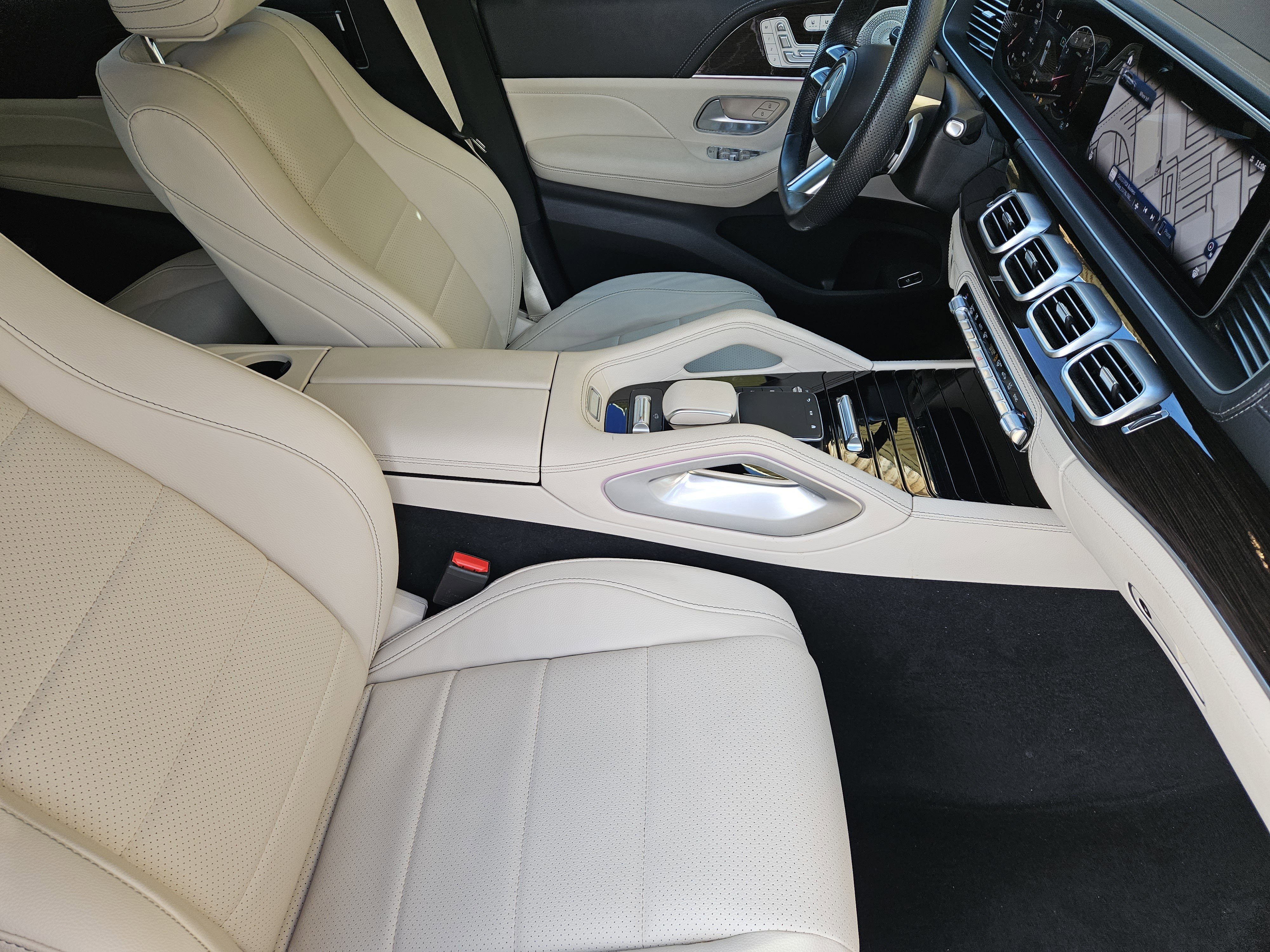 Used 2024 Mercedes-Benz GLS 450 4MATIC image 15