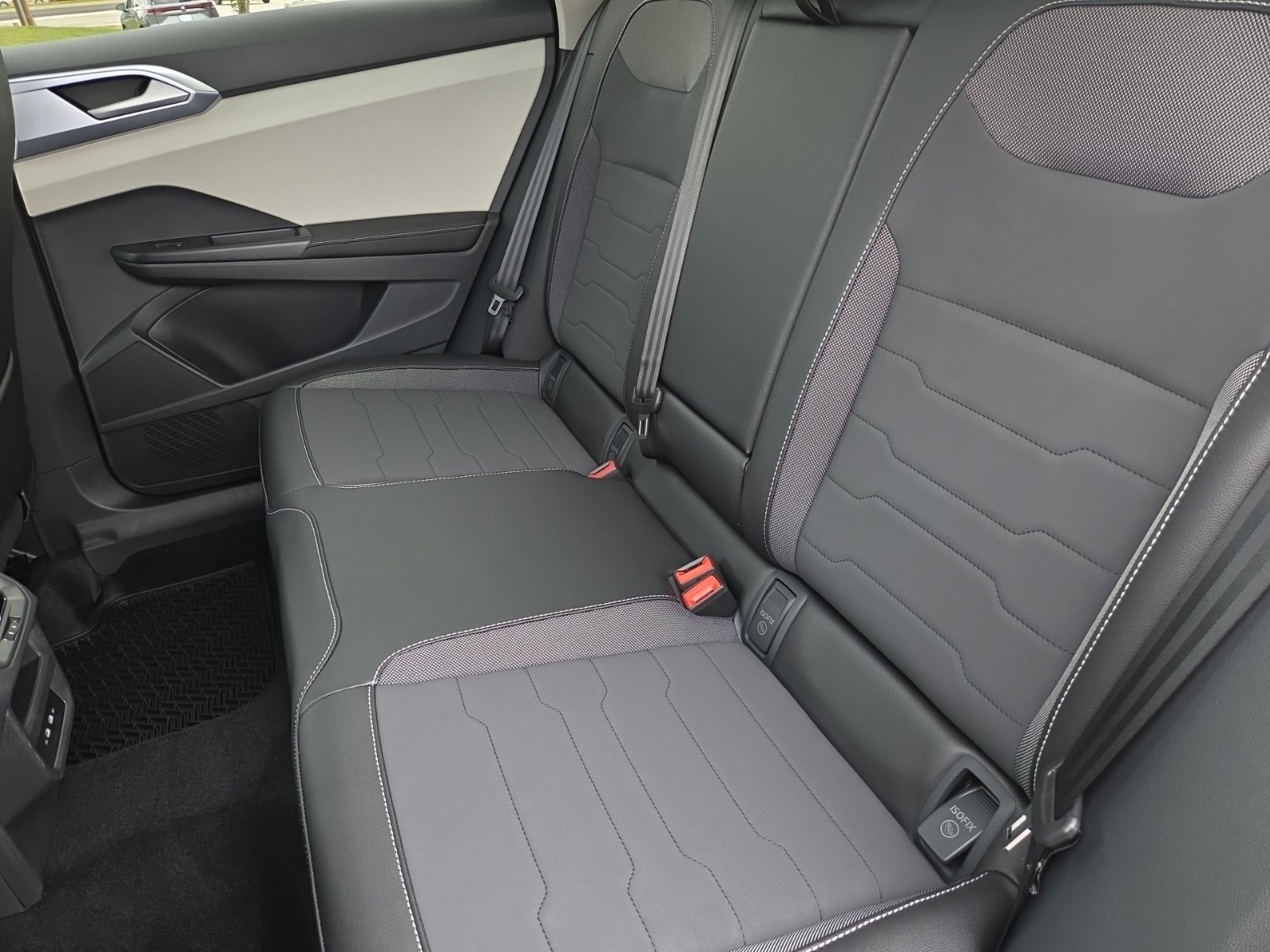 New 2027 Volkswagen Taos SE AWD/4WD image 22