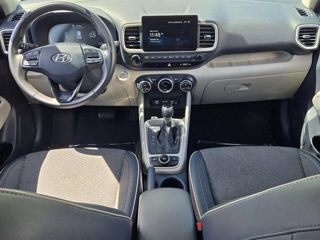 Certified 2025 Hyundai Venue Limited FWD image 12