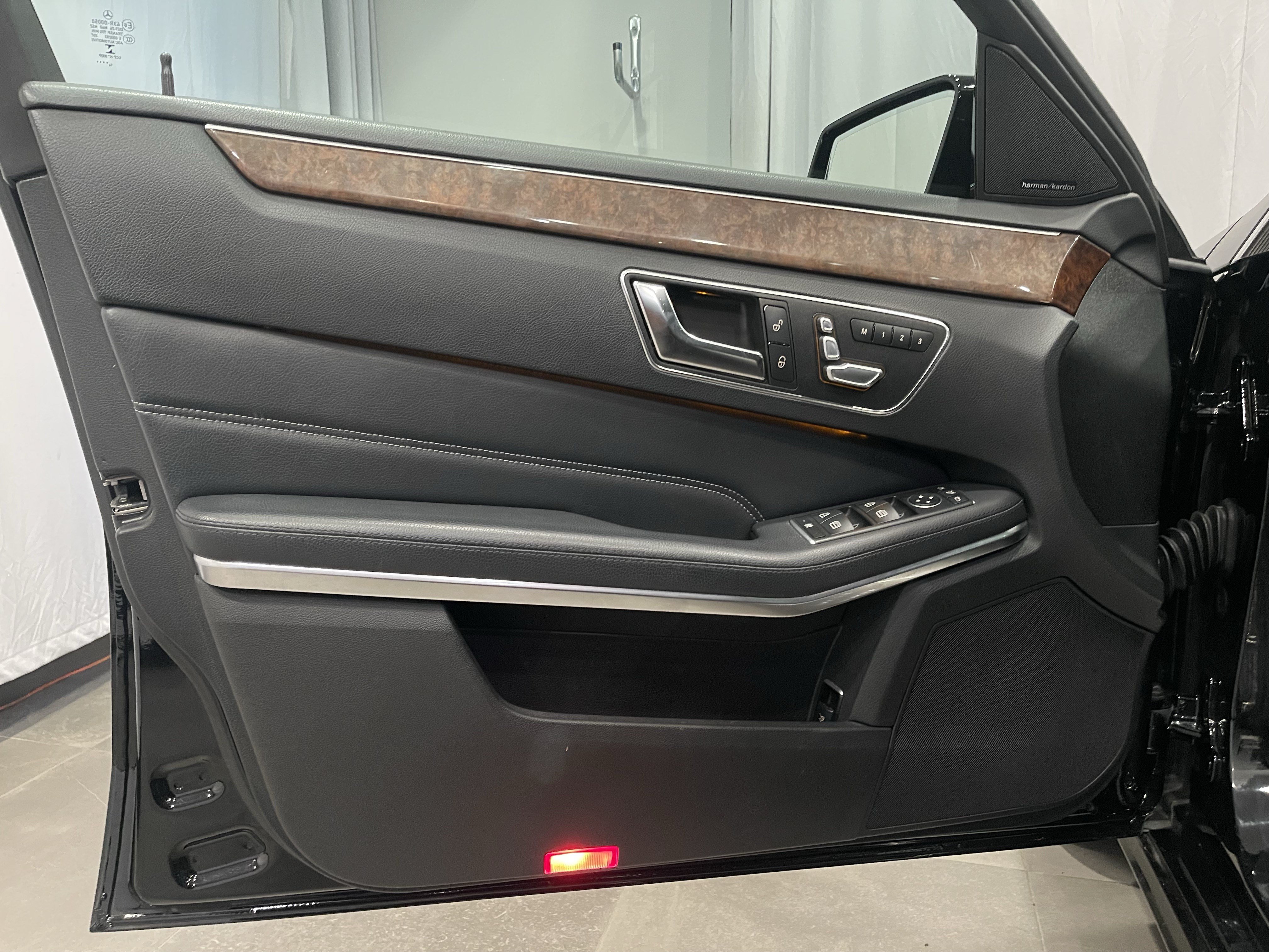 Used 2015 Mercedes-Benz E 350 4MATIC Sedan image 12