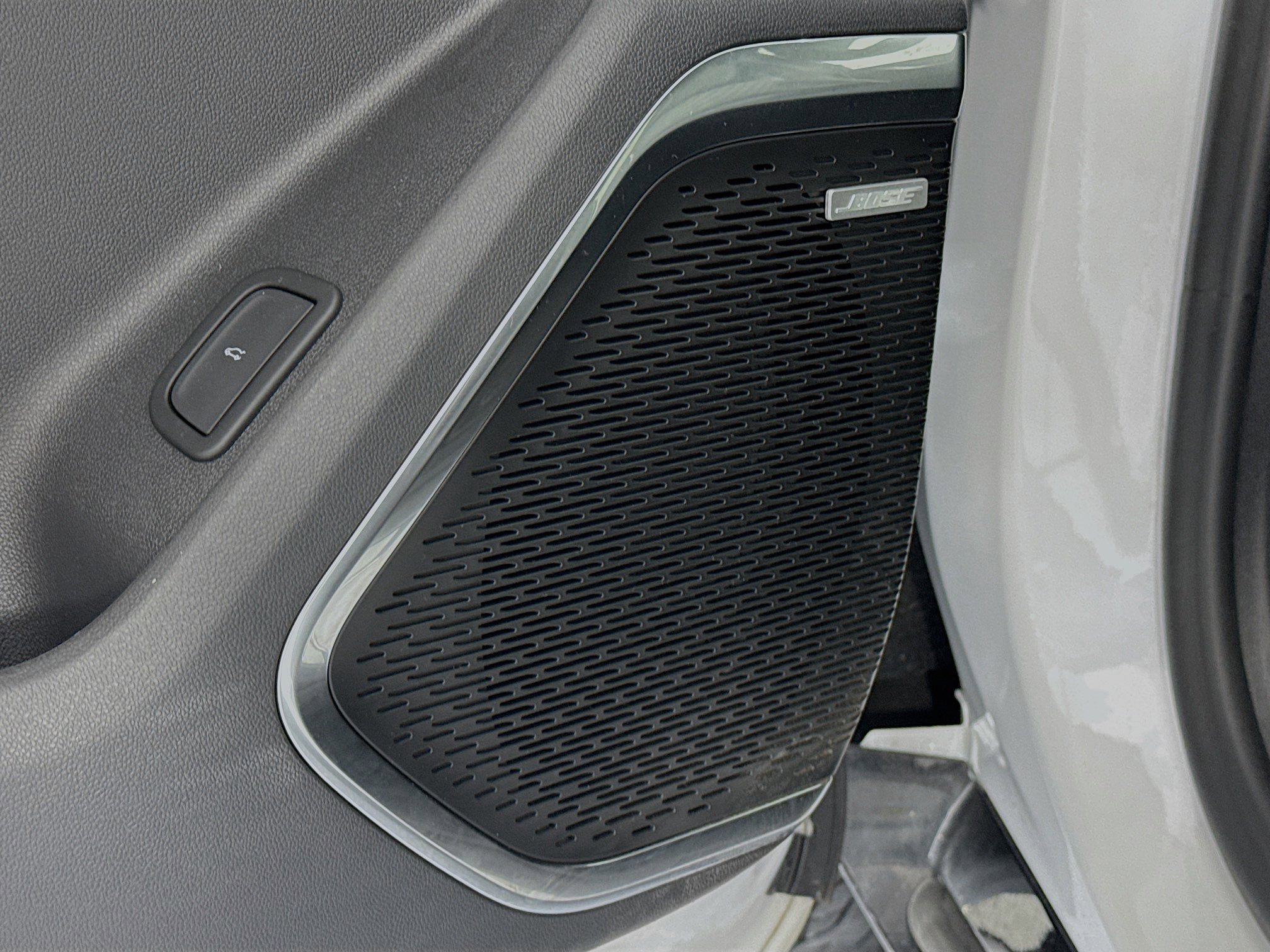 Used 2024 GMC Acadia Denali image 19