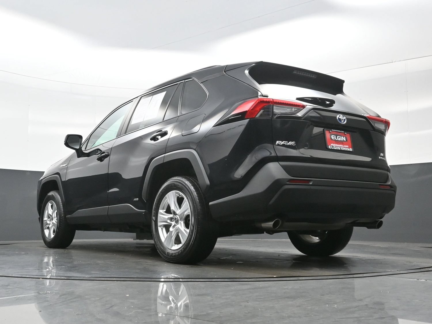Used 2021 Toyota RAV4 LE AWD/4WD image 28