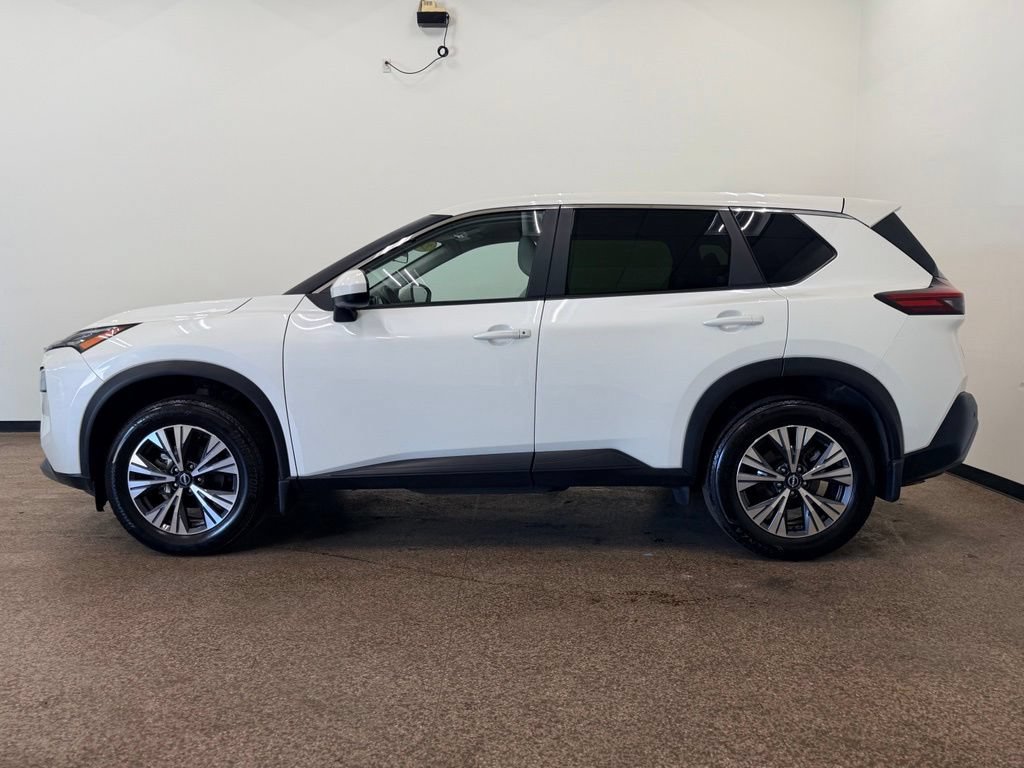 Used 2023 Nissan Rogue SV AWD/4WD image 2