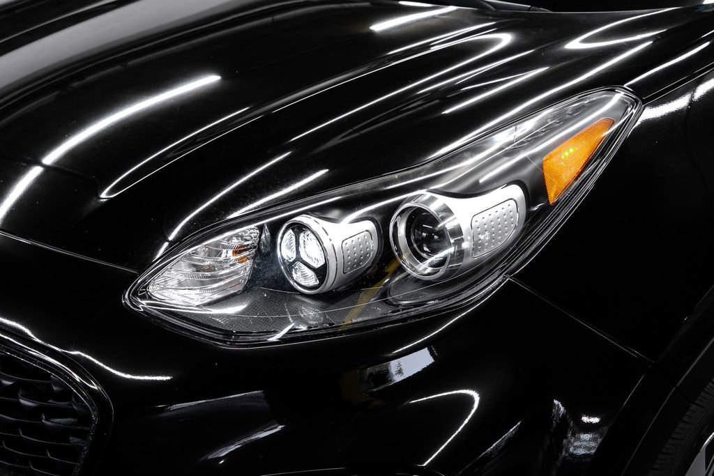 Used 2021 Kia Sportage LX image 9