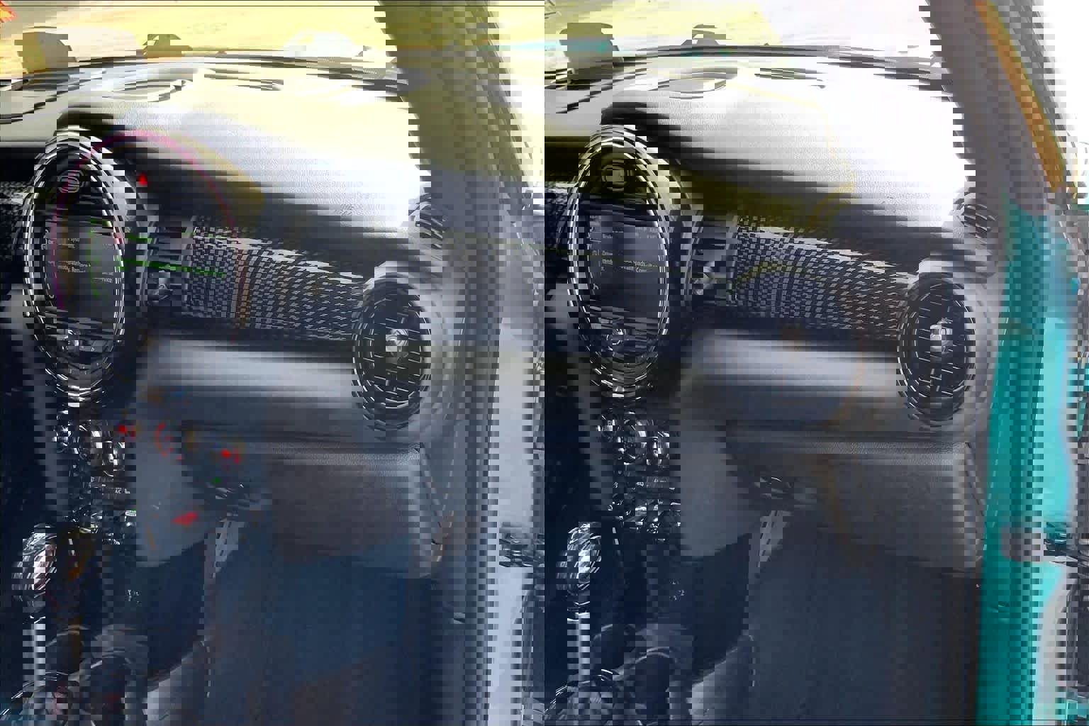 Used 2018 MINI Cooper S image 18