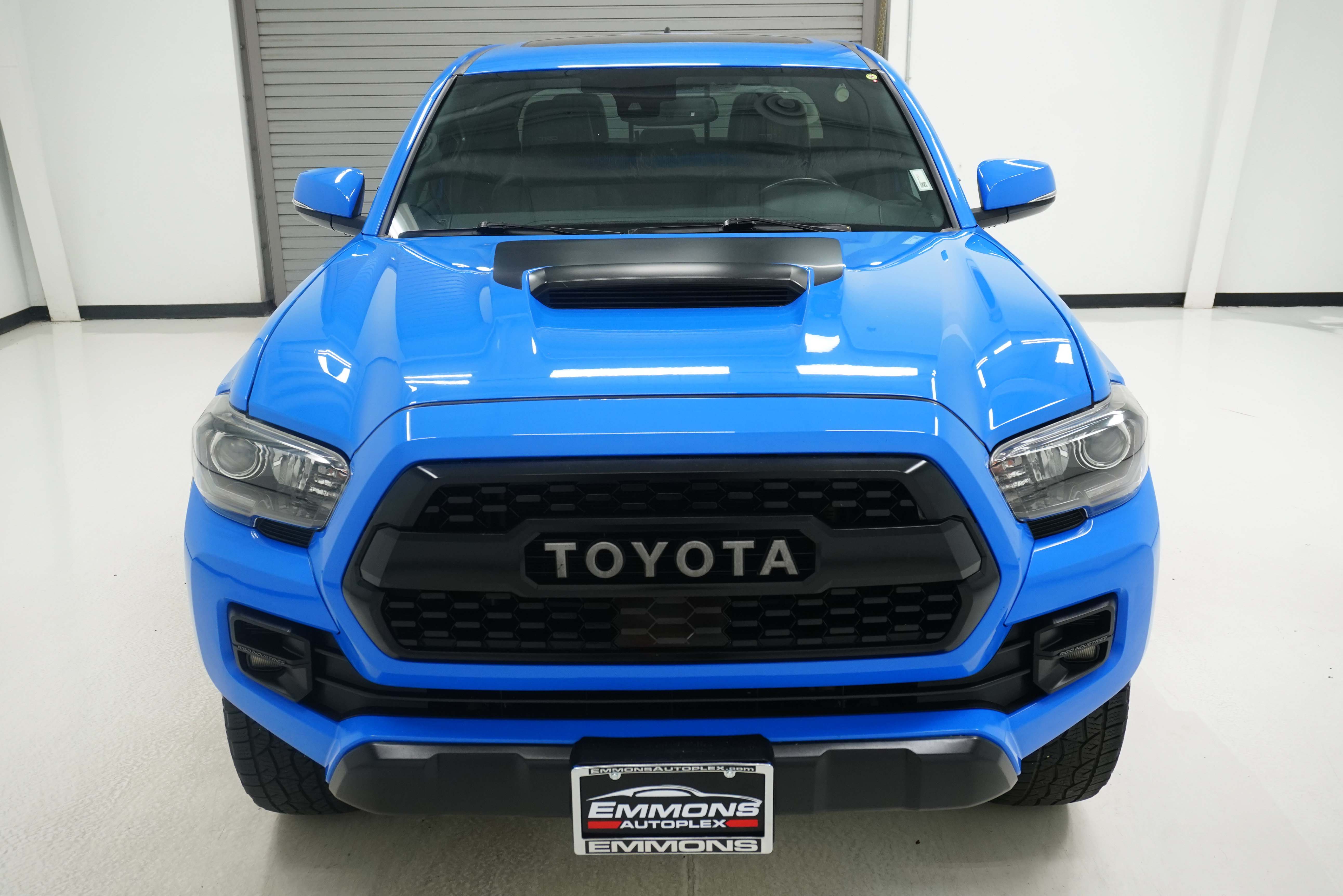 Used 2019 Toyota Tacoma TRD Pro AWD/4WD image 2