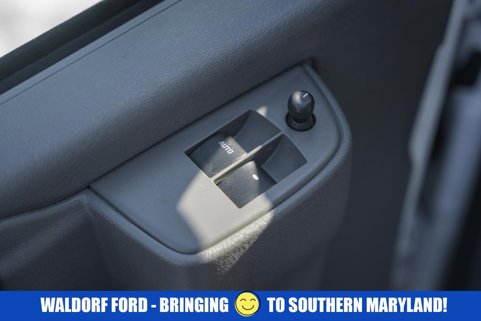 Used 2025 Chevrolet Express 2500 Extended w/ Communications Package image 37