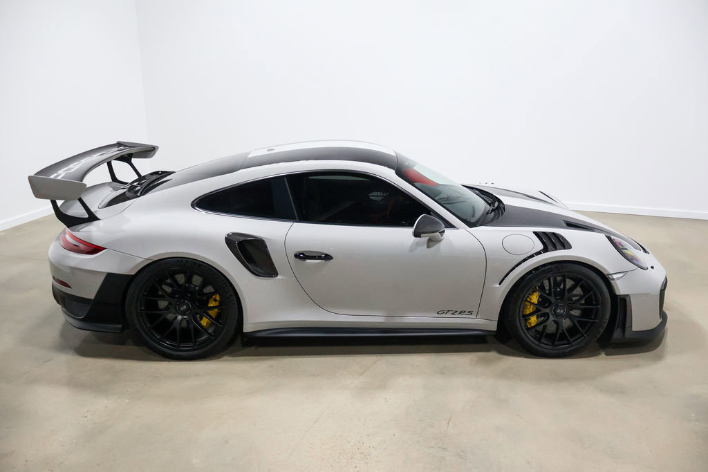Used 2018 Porsche 911 GT2 RS w/ Weissach Package RWD image 63