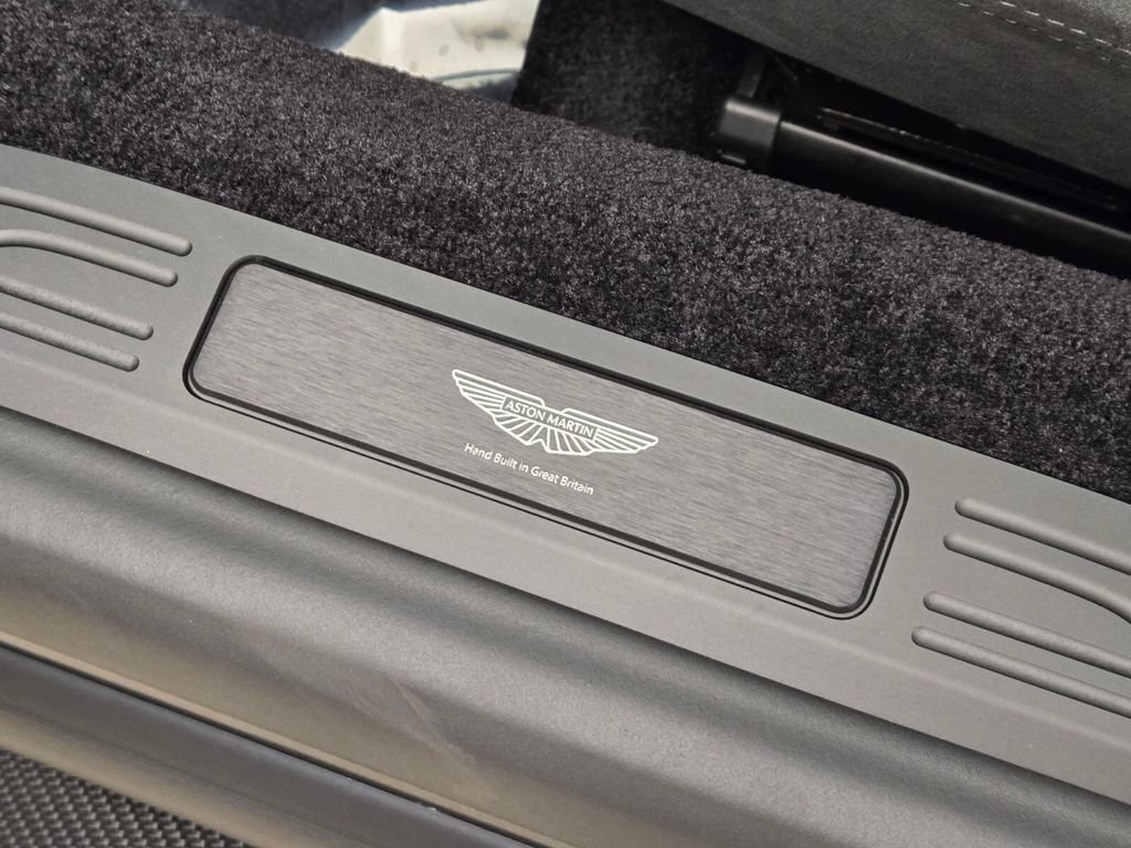 New 2025 Aston Martin V8 Vantage Coupe RWD image 37