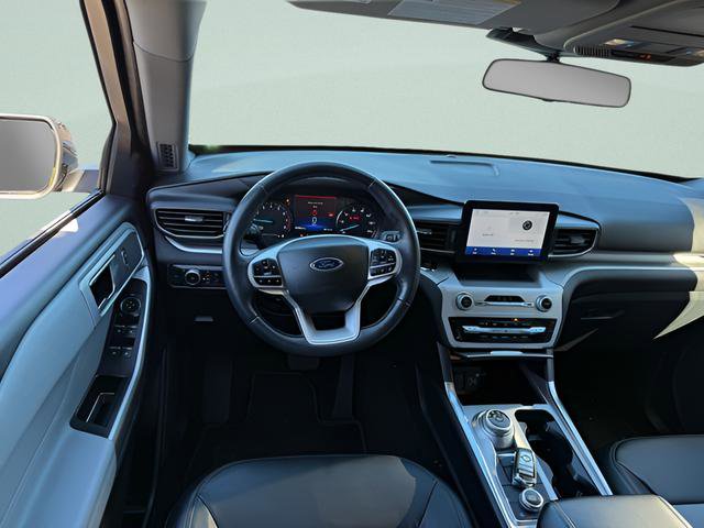 Used 2022 Ford Explorer XLT w/ Equipment Group 202A AWD/4WD image 7