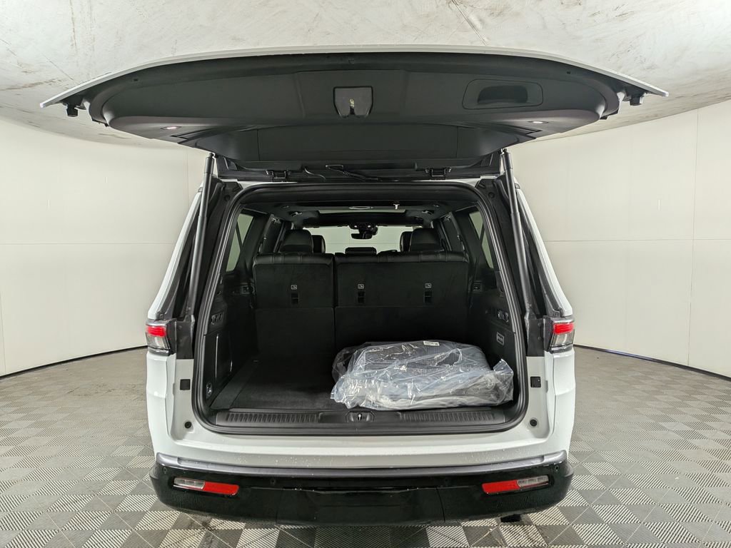 New 2026 Jeep Grand Wagoneer L Limited image 9