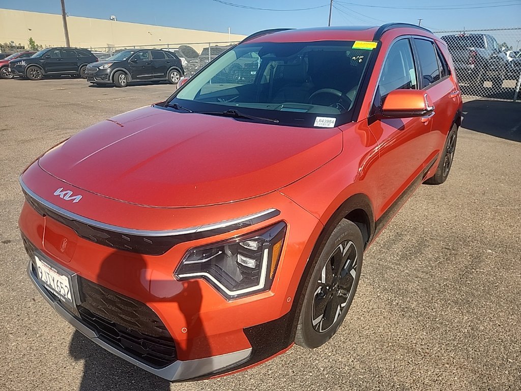 Certified 2023 Kia Niro Wave FWD image 3