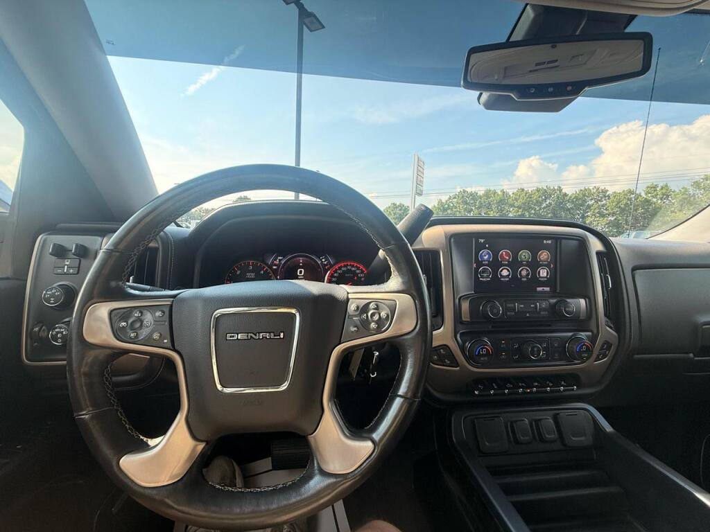 Used 2016 GMC Sierra 1500 Denali w/ Denali Ultimate Package AWD/4WD image 16
