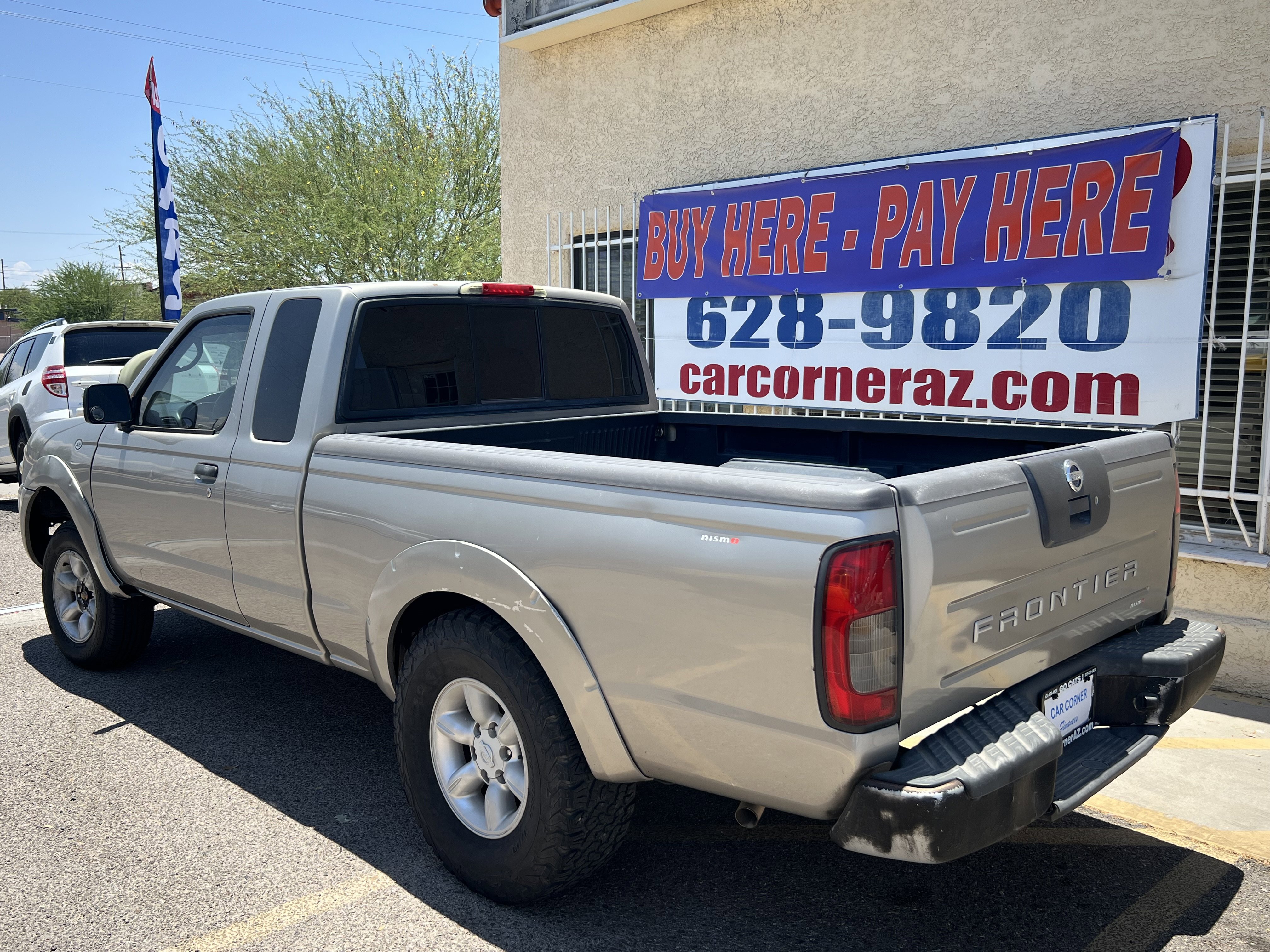 Used 2002 Nissan Frontier XE RWD image 2
