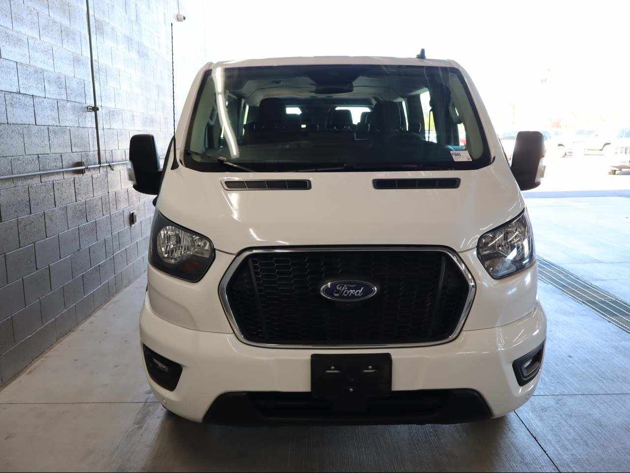 Used 2023 Ford Transit 350 XLT RWD image 4