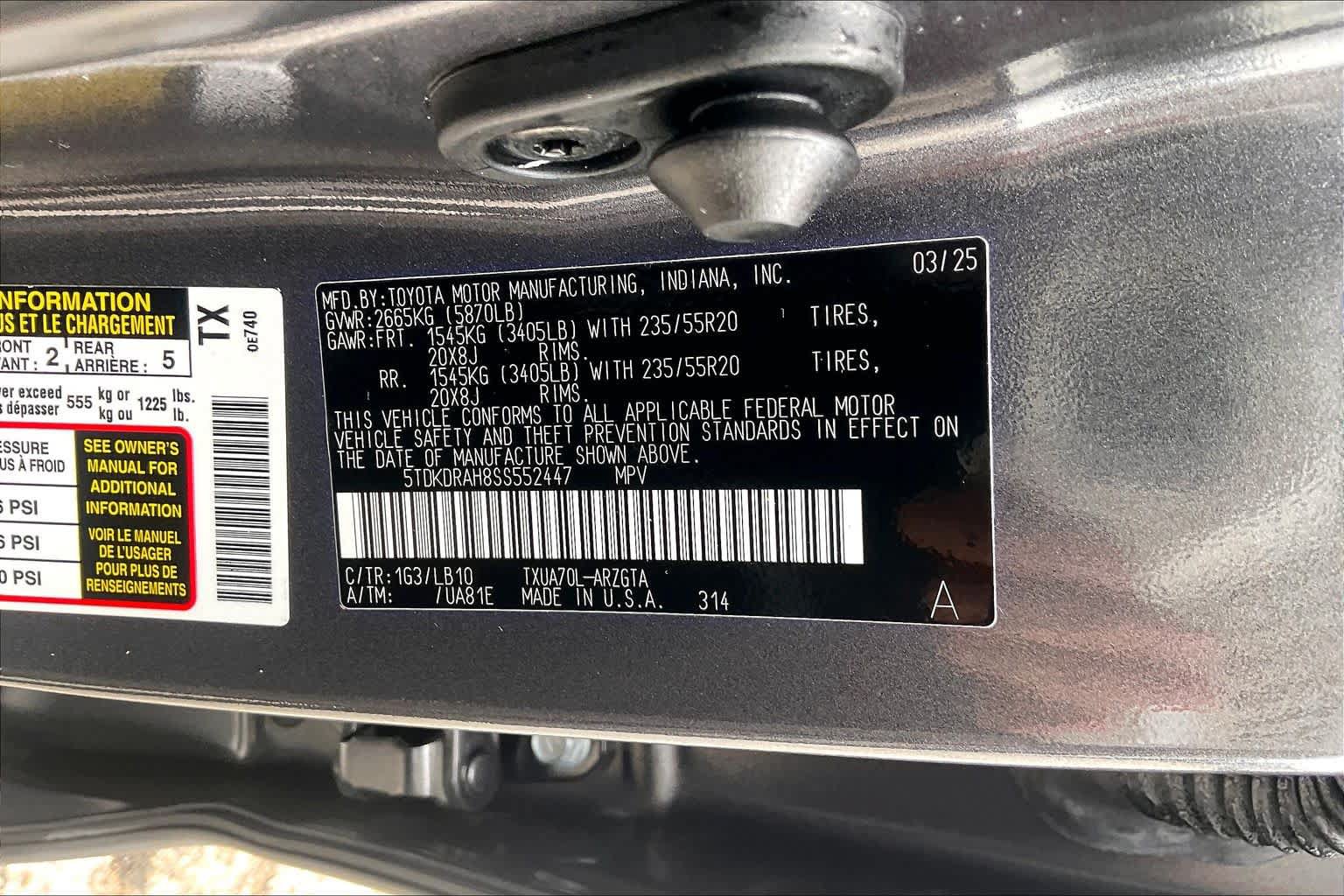 Used 2025 Toyota Highlander Limited FWD image 35