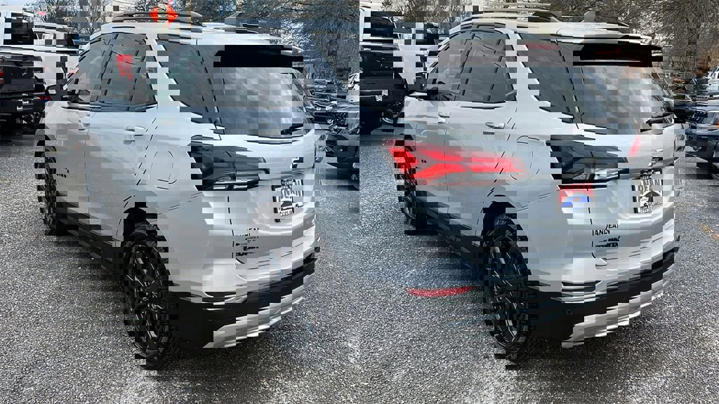 Used 2022 Chevrolet Equinox RS w/ RS Leather Package image 7