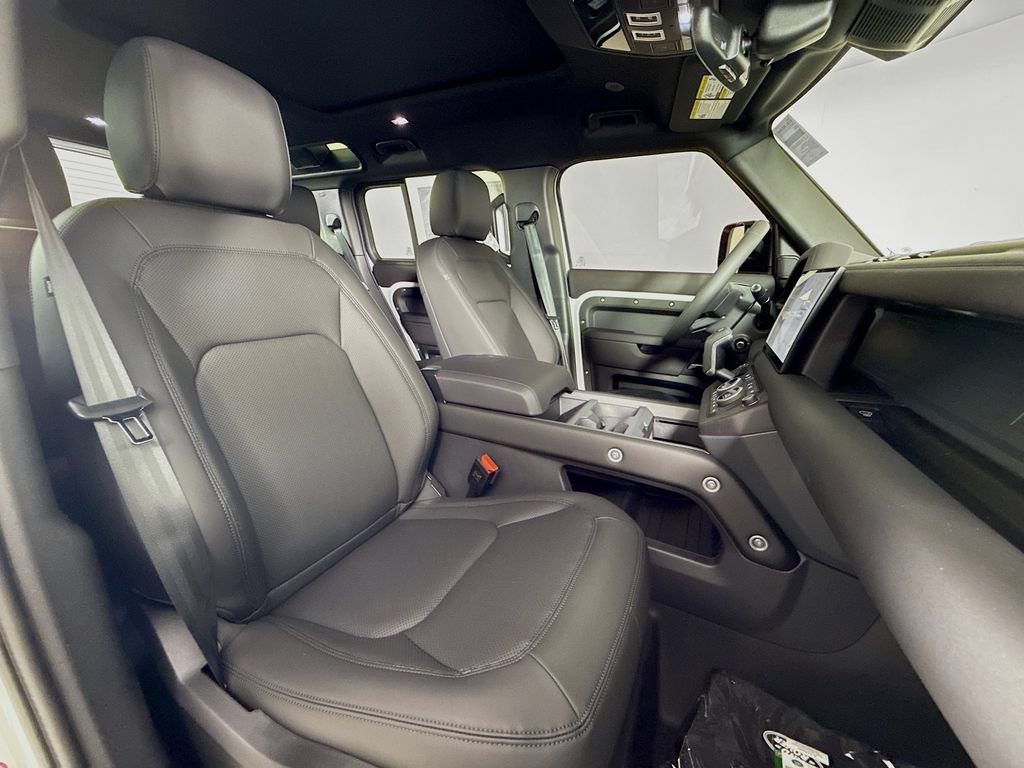 Certified 2025 Land Rover Defender 110 S AWD/4WD image 30