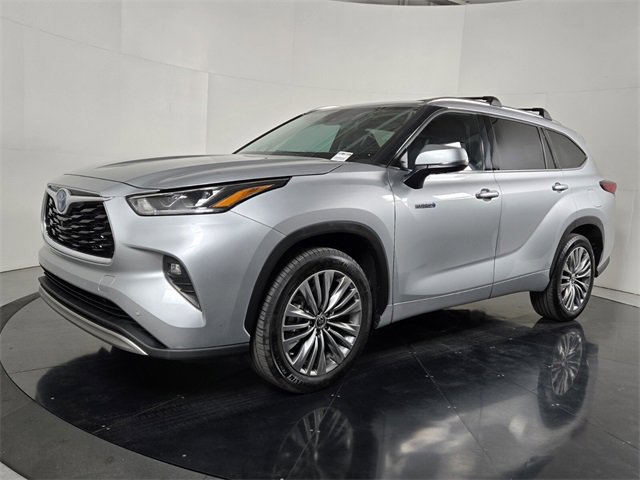 Used 2021 Toyota Highlander Platinum image 2