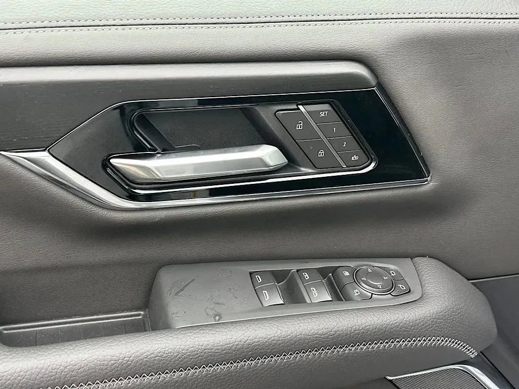 New 2026 GMC Yukon XL Denali w/ LPO, Floor Liner Package image 17
