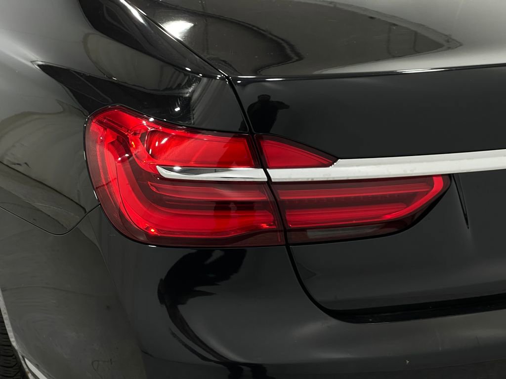 Used 2018 BMW 750i 750i image 35