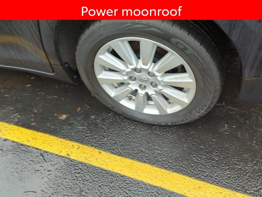 Used 2017 Toyota Sienna XLE Premium image 5