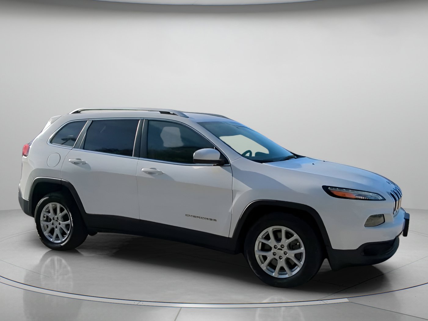 Used 2018 Jeep Cherokee Latitude w/ Safety Group FWD image 35