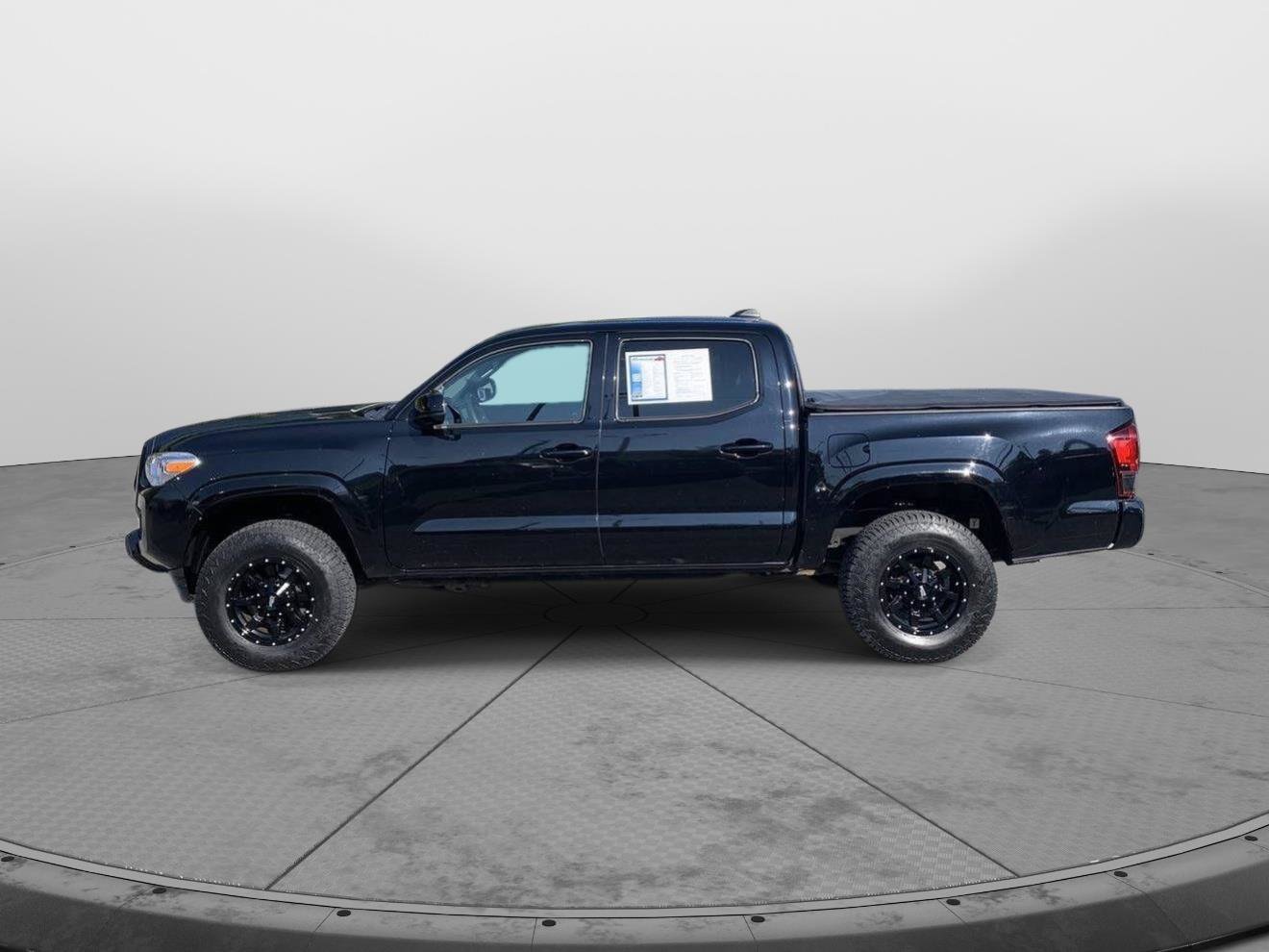 Used 2022 Toyota Tacoma SR AWD/4WD image 6