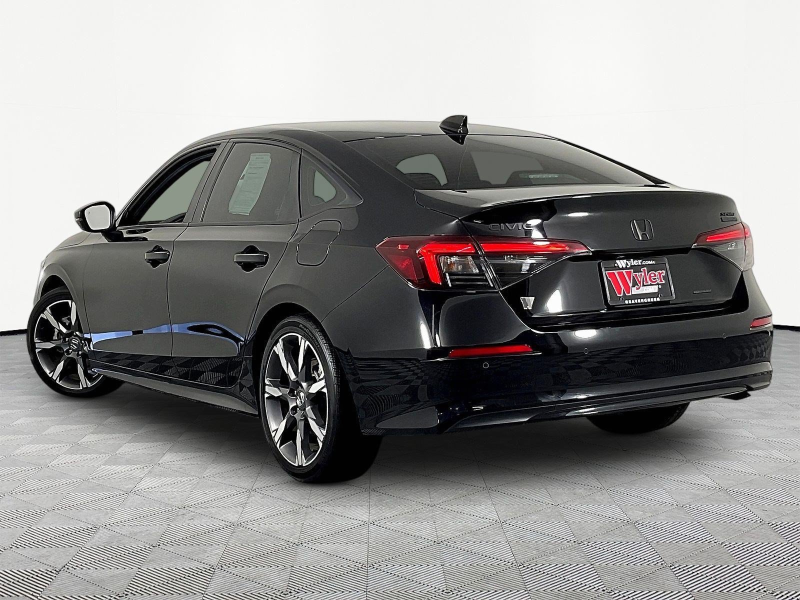 Used 2025 Honda Civic Sport image 4