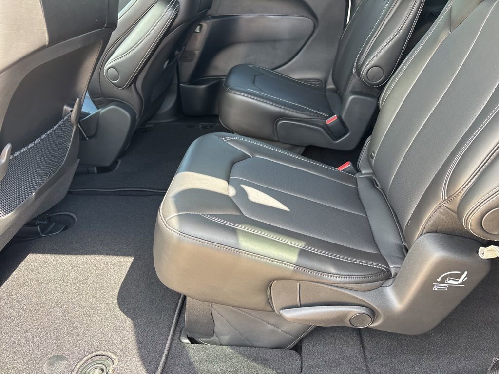 New 2026 Chrysler Voyager LX FWD image 19