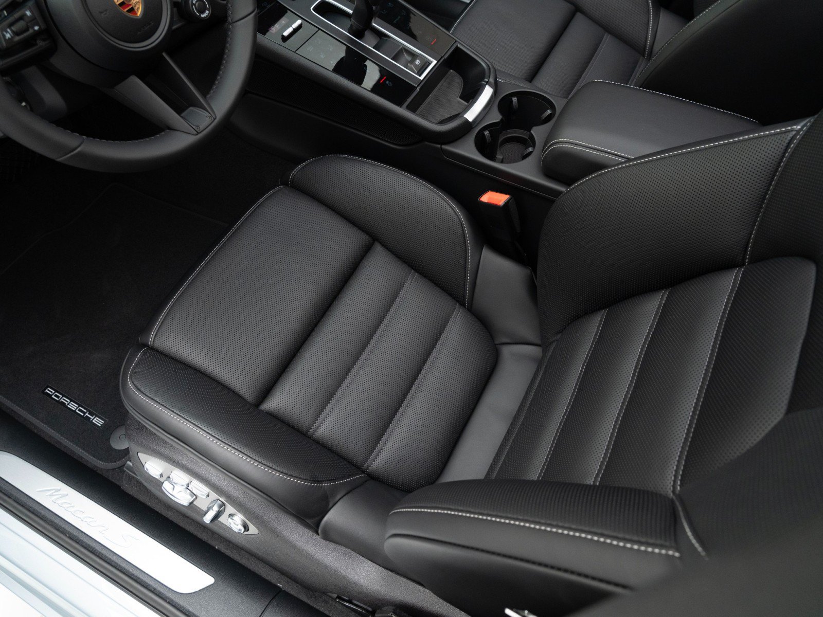 New 2026 Porsche Macan S AWD/4WD image 16