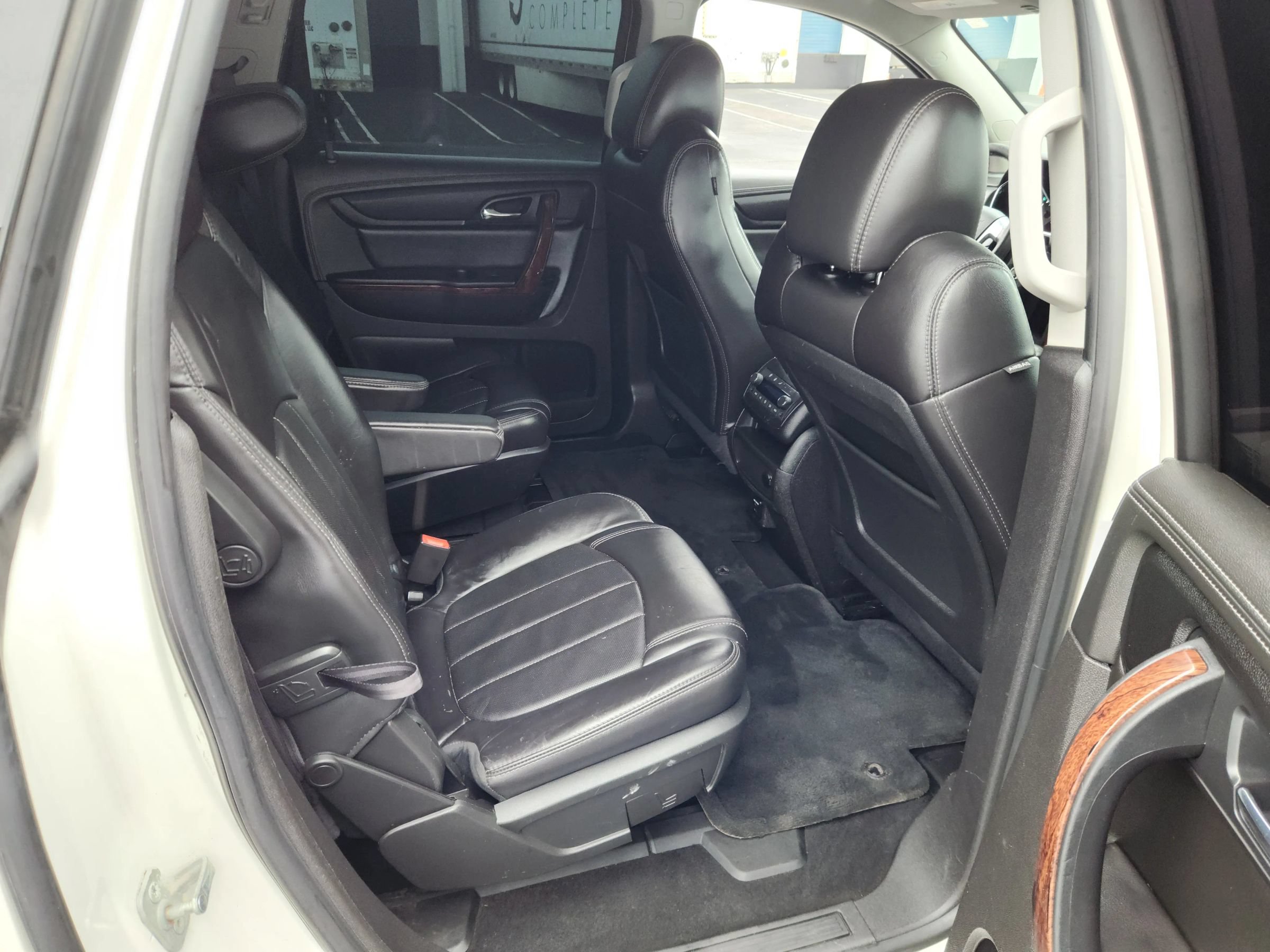 Used 2014 Chevrolet Traverse LTZ FWD image 16