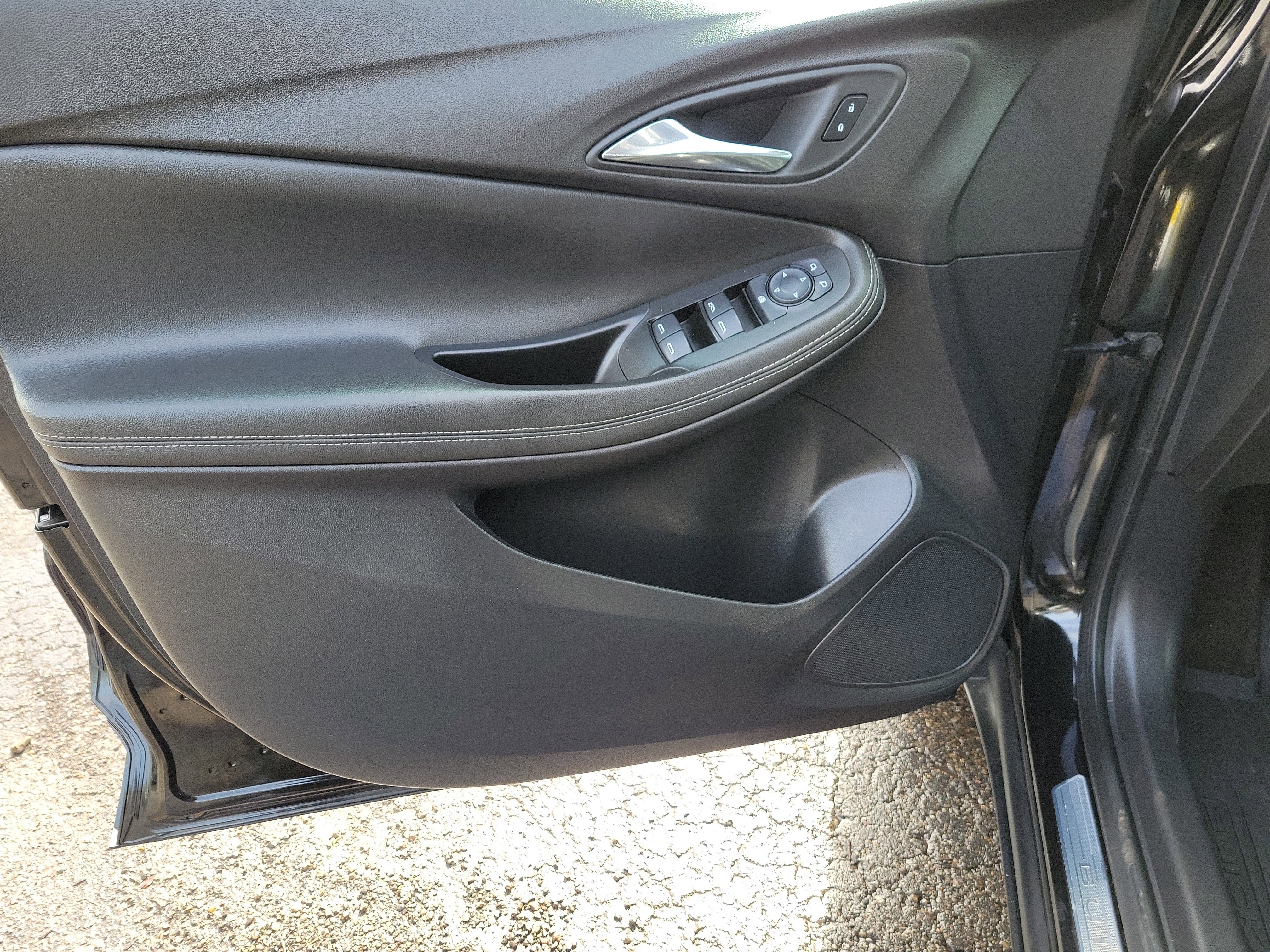 Used 2023 Buick Encore GX Select image 18