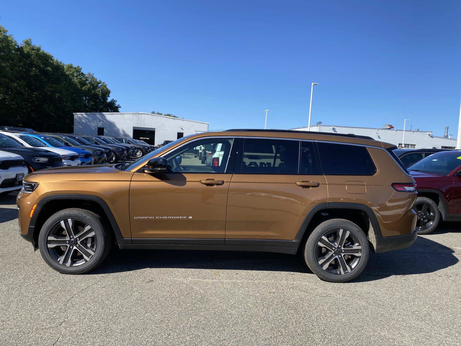 New 2027 Jeep Grand Cherokee L Limited AWD/4WD image 2