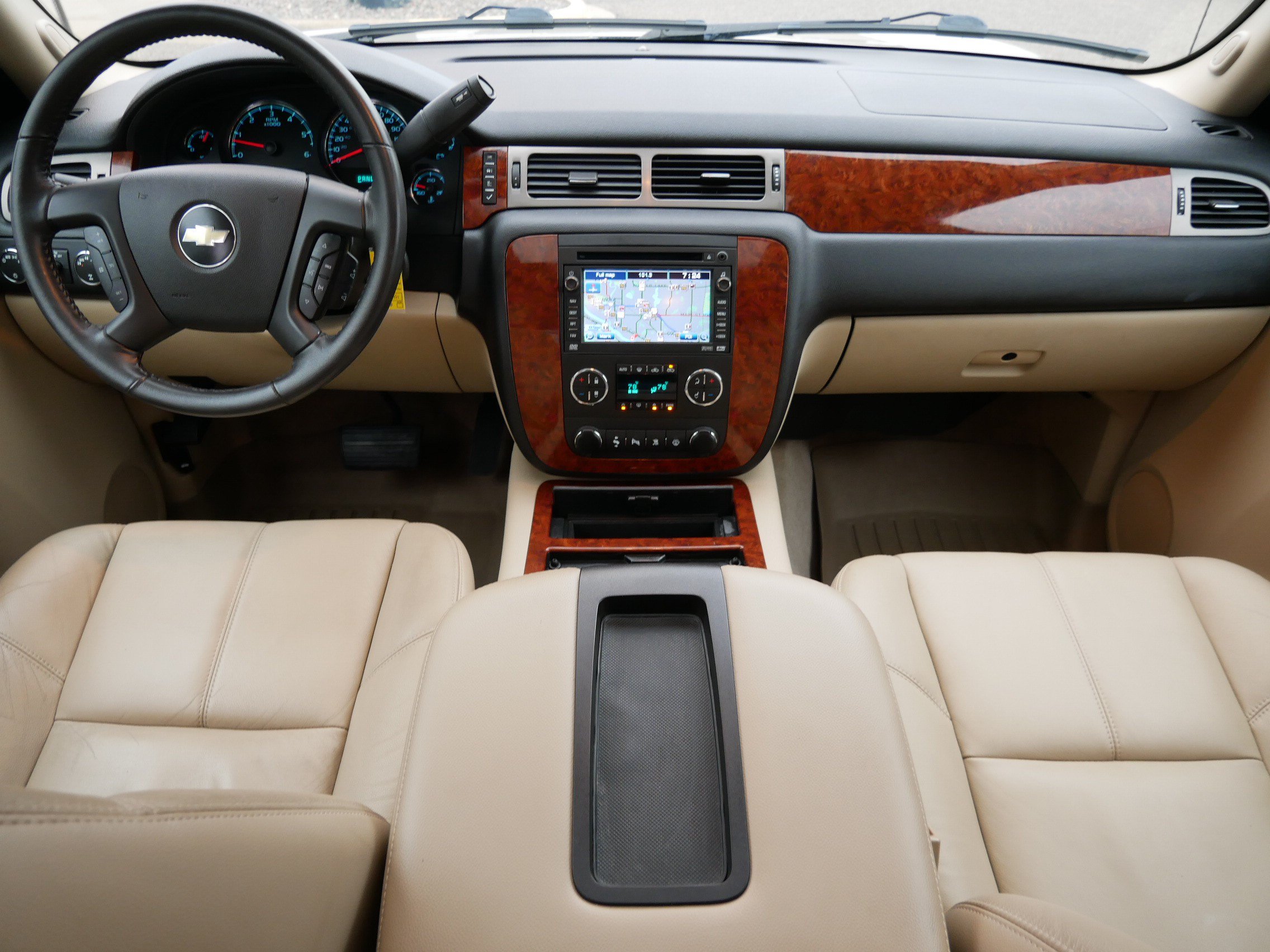 Used 2008 Chevrolet Avalanche LTZ w/ LTZ Preferred Equipment Group AWD/4WD image 13
