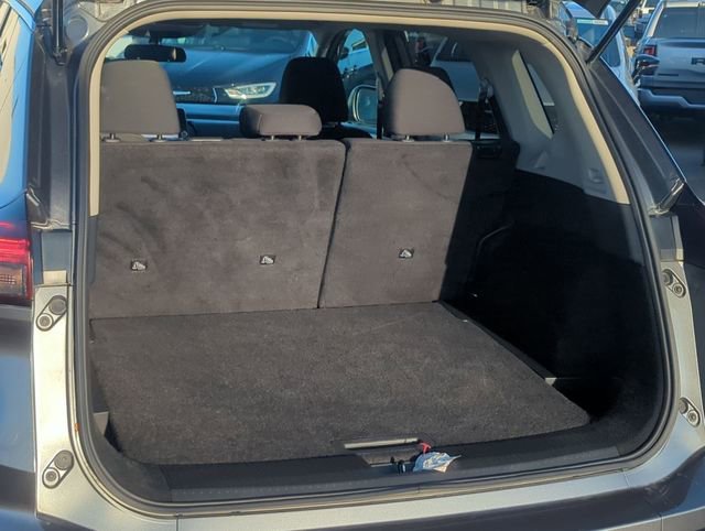 Used 2024 Nissan Rogue S image 23