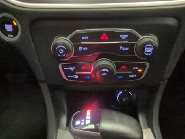 Used 2022 Dodge Charger SXT image 17