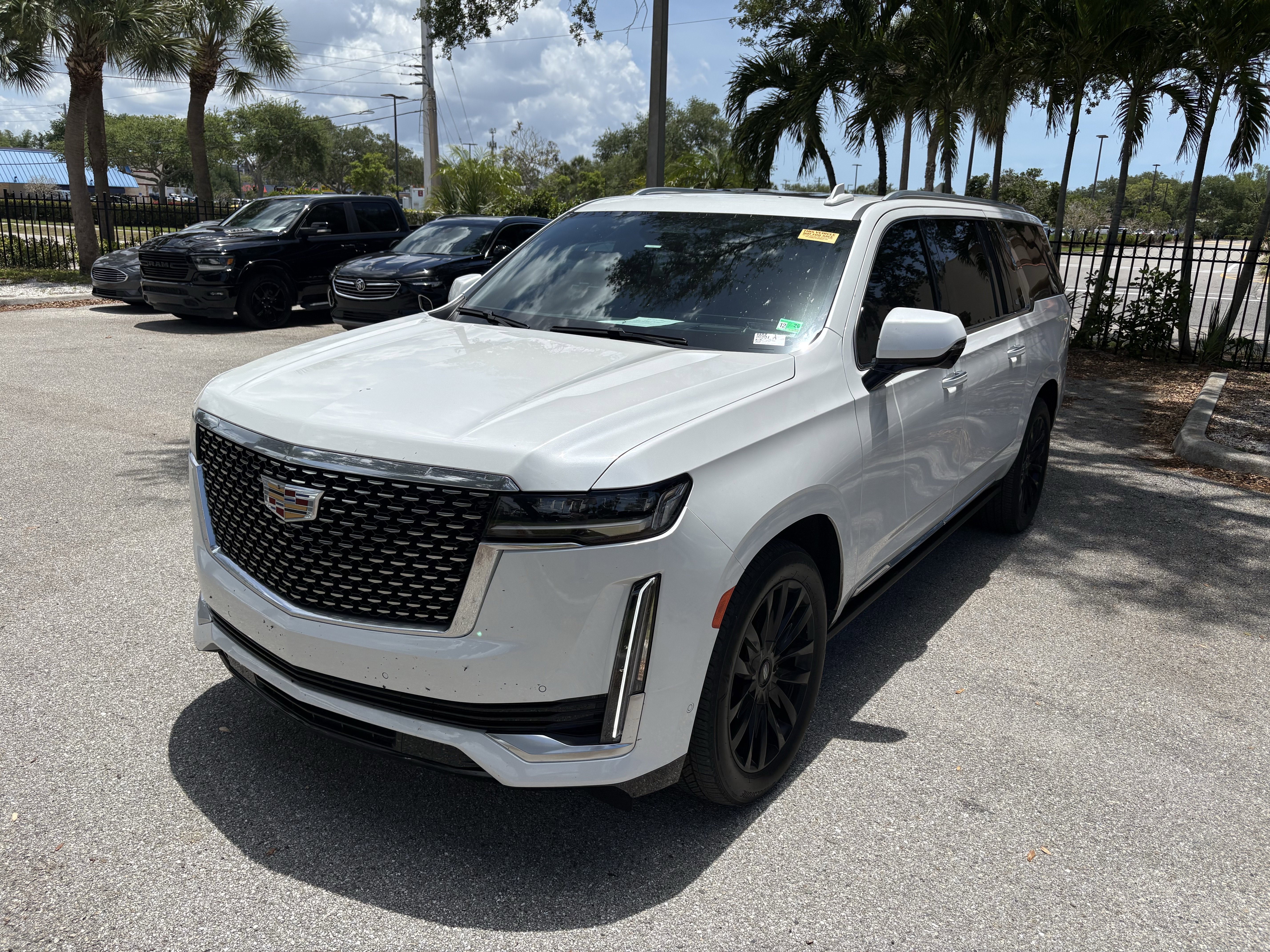 Used 2024 Cadillac Escalade ESV Premium Luxury w/ Performance Package AWD/4WD image 3