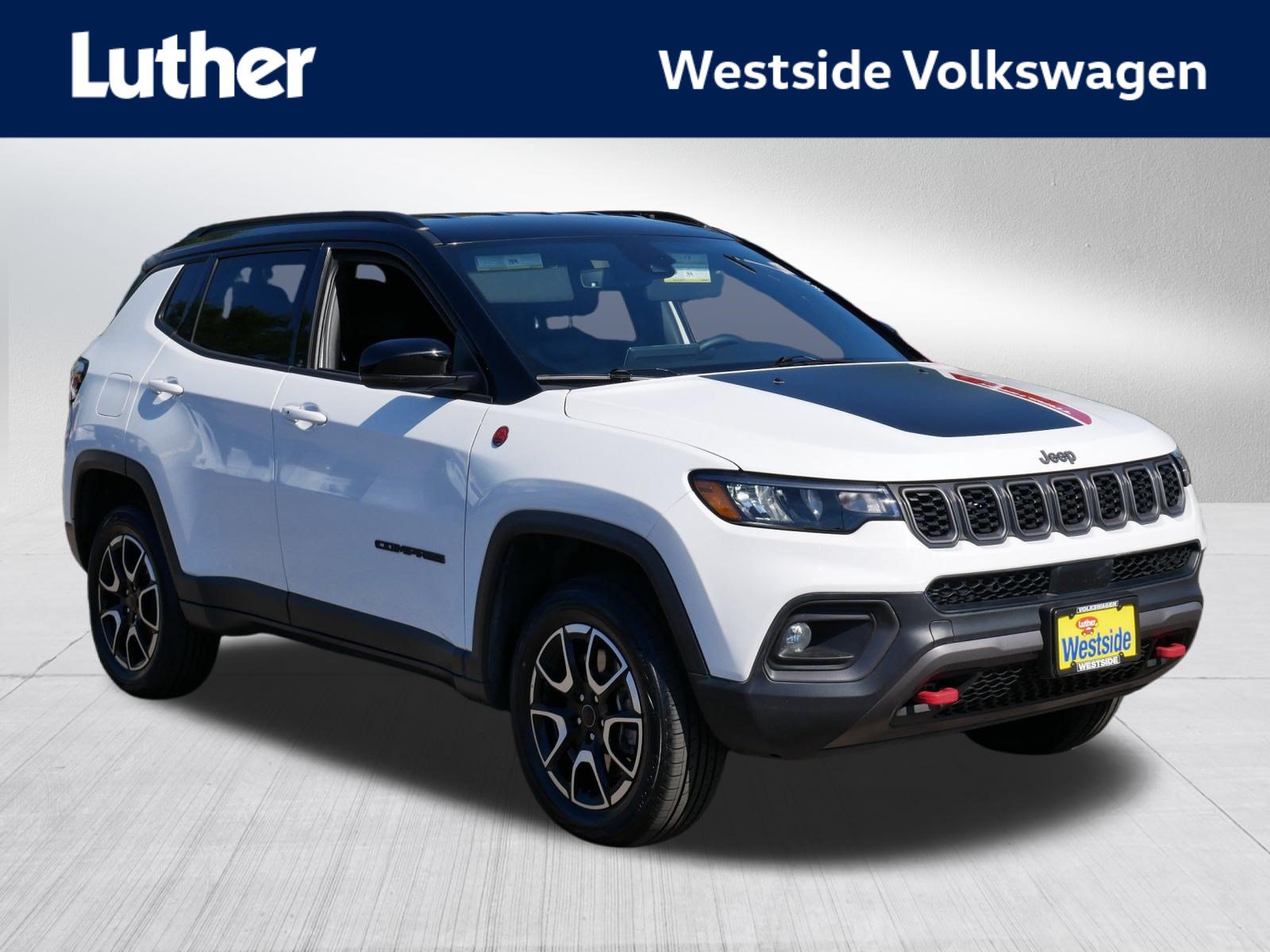 Used 2025 Jeep Compass Trailhawk AWD/4WD image 1