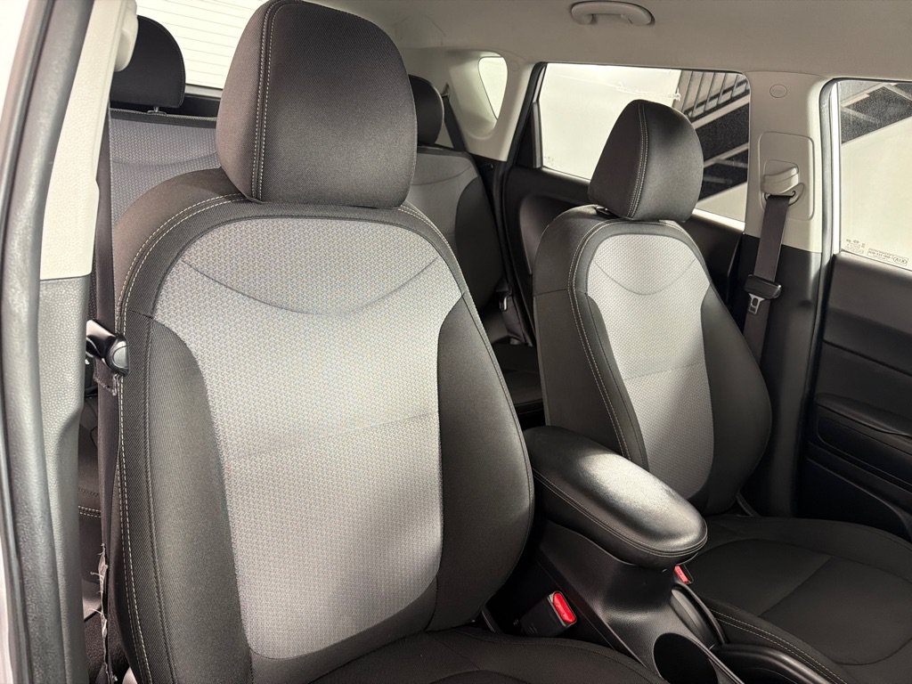 Used 2018 Kia Soul + FWD image 24