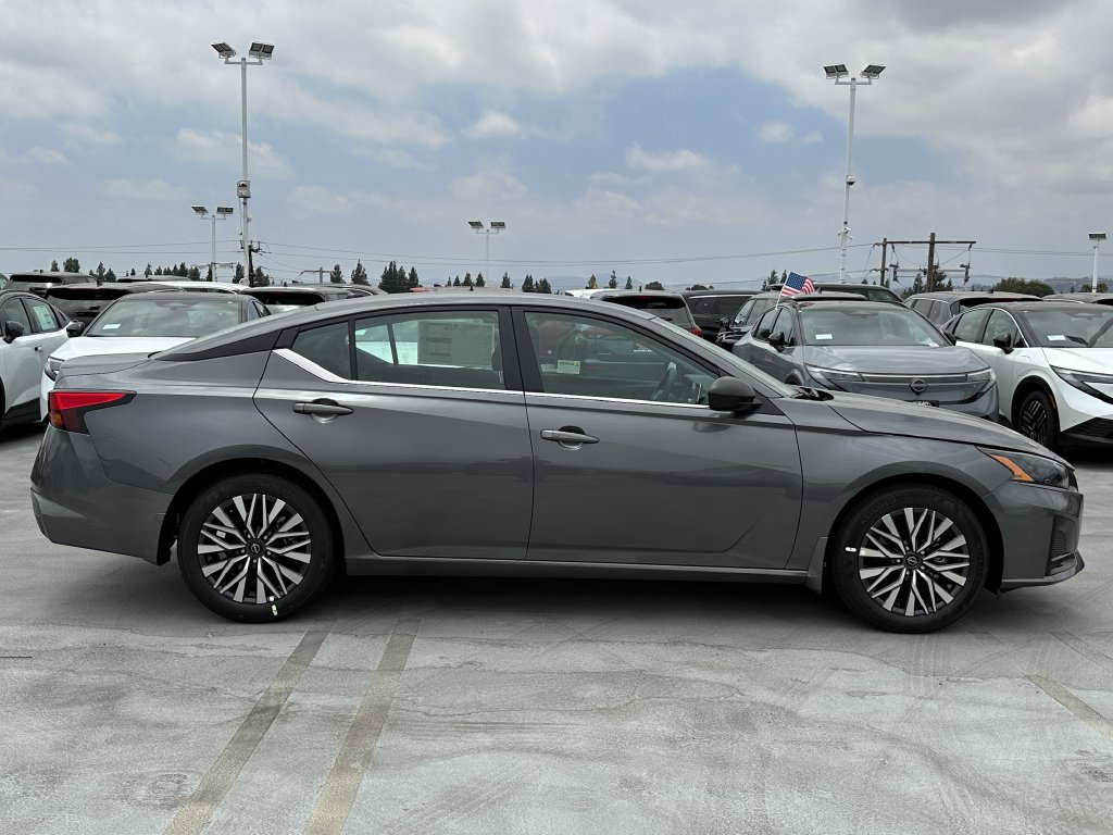 New 2026 Nissan Altima 2.5 SV FWD image 9