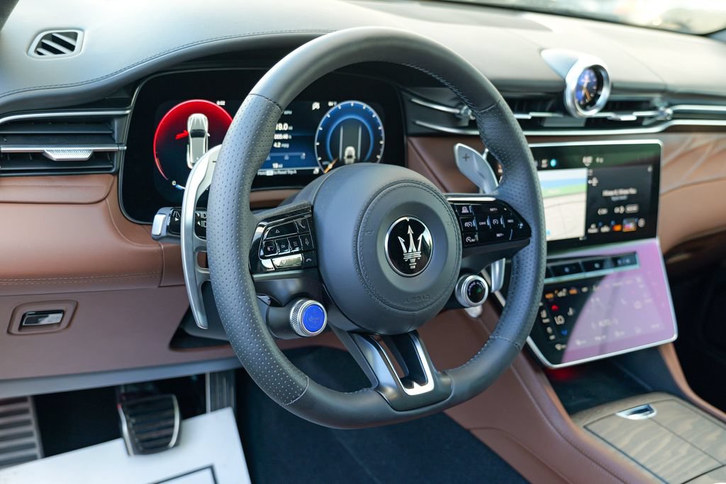 Used 2025 Maserati Grecale Modena AWD/4WD image 20