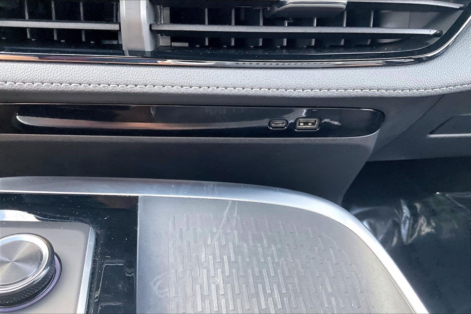 Used 2026 Buick Enclave Preferred AWD/4WD image 33