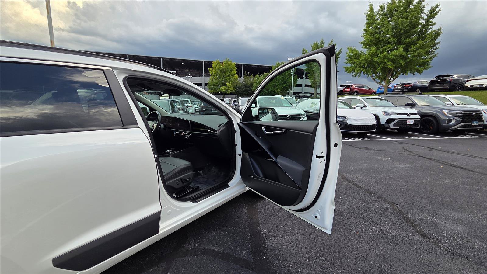 Certified 2023 Kia Niro Wave w/ Wave Preserve Package FWD image 28