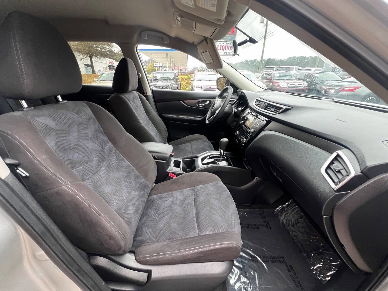 Used 2015 Nissan Rogue SV image 13