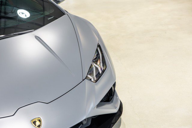 Used 2022 Lamborghini Huracan EVO RWD image 10