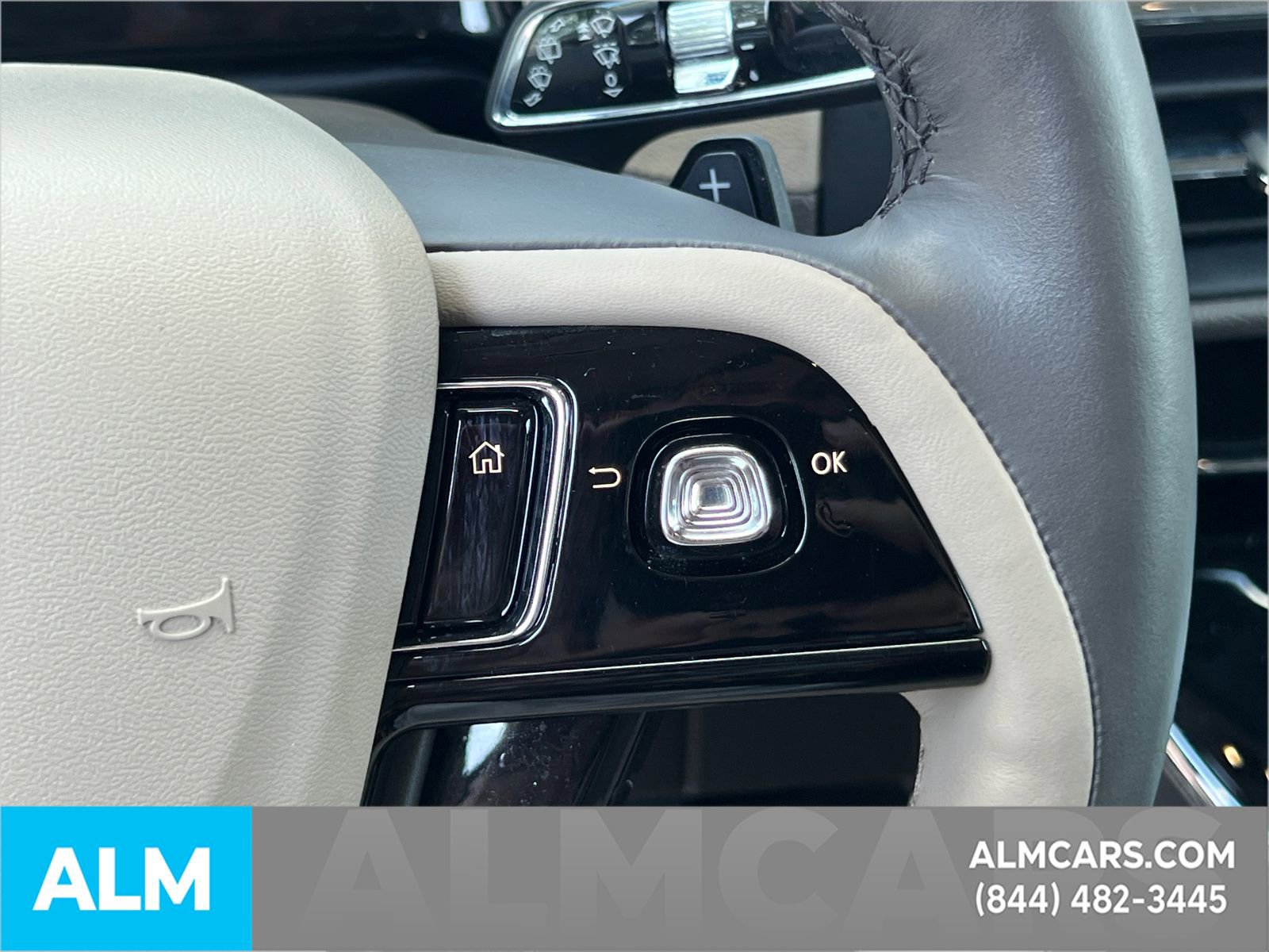 Used 2023 Lincoln Corsair Reserve image 32