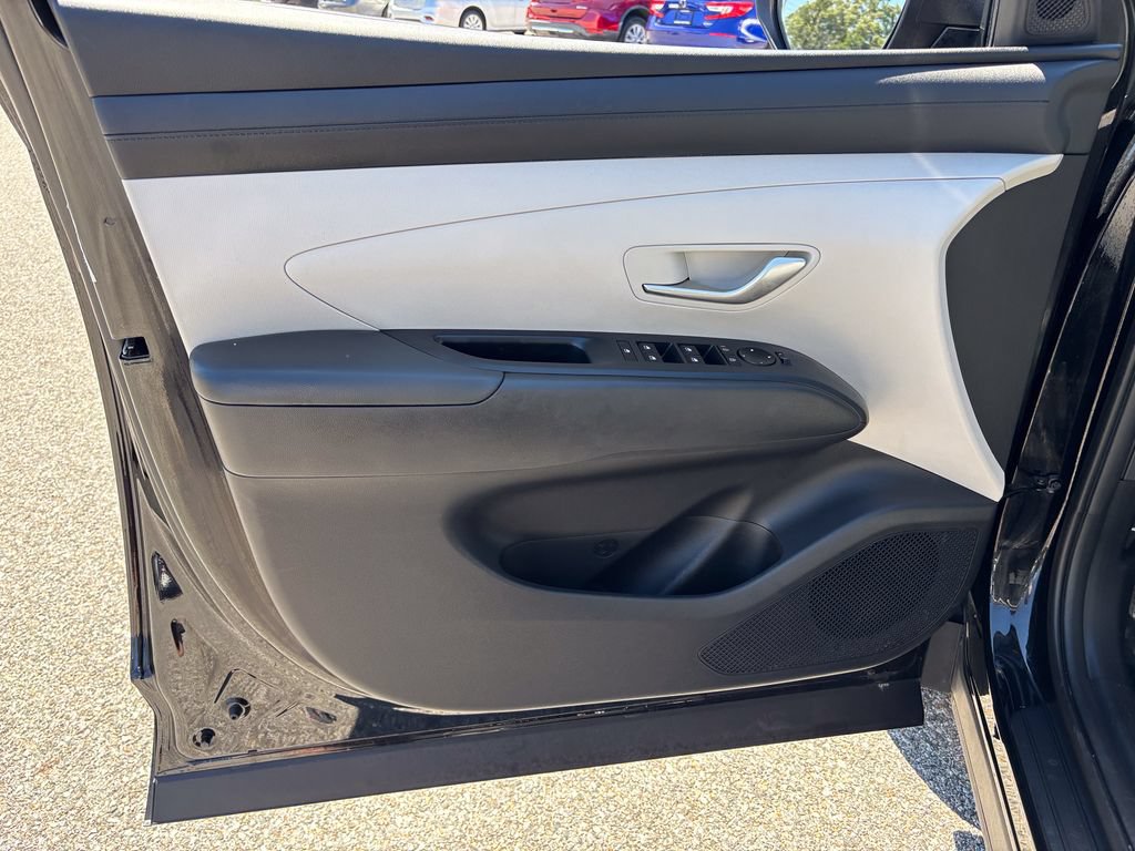 Used 2025 Hyundai Tucson SEL AWD/4WD image 16