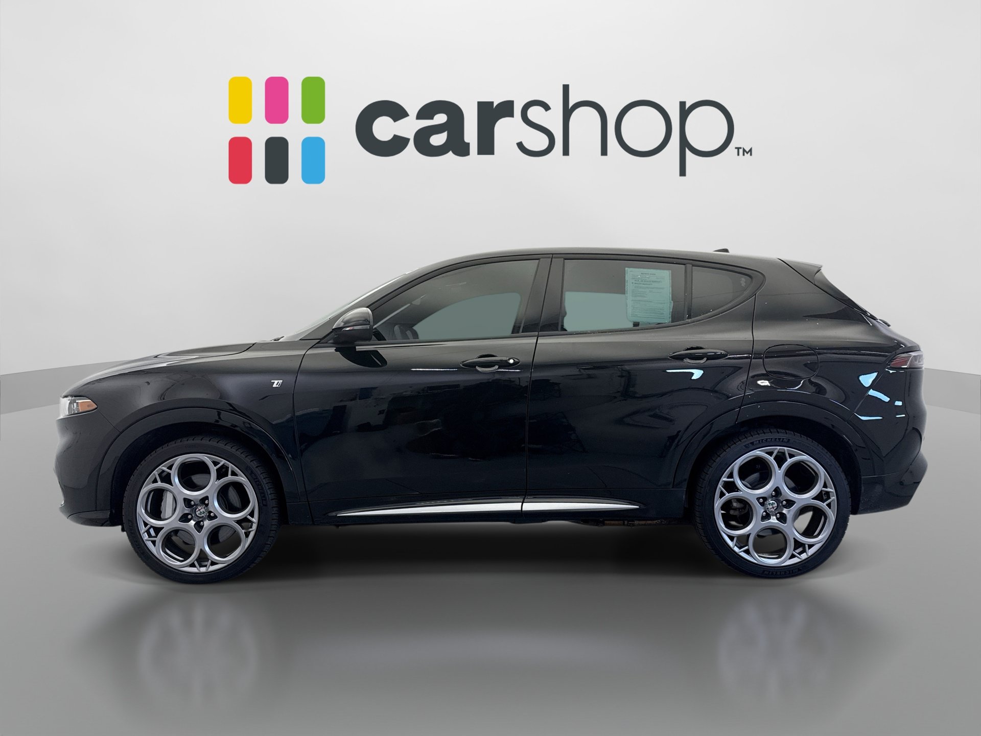Used 2024 Alfa Romeo Tonale Ti w/ Premium Interior Package AWD/4WD image 2