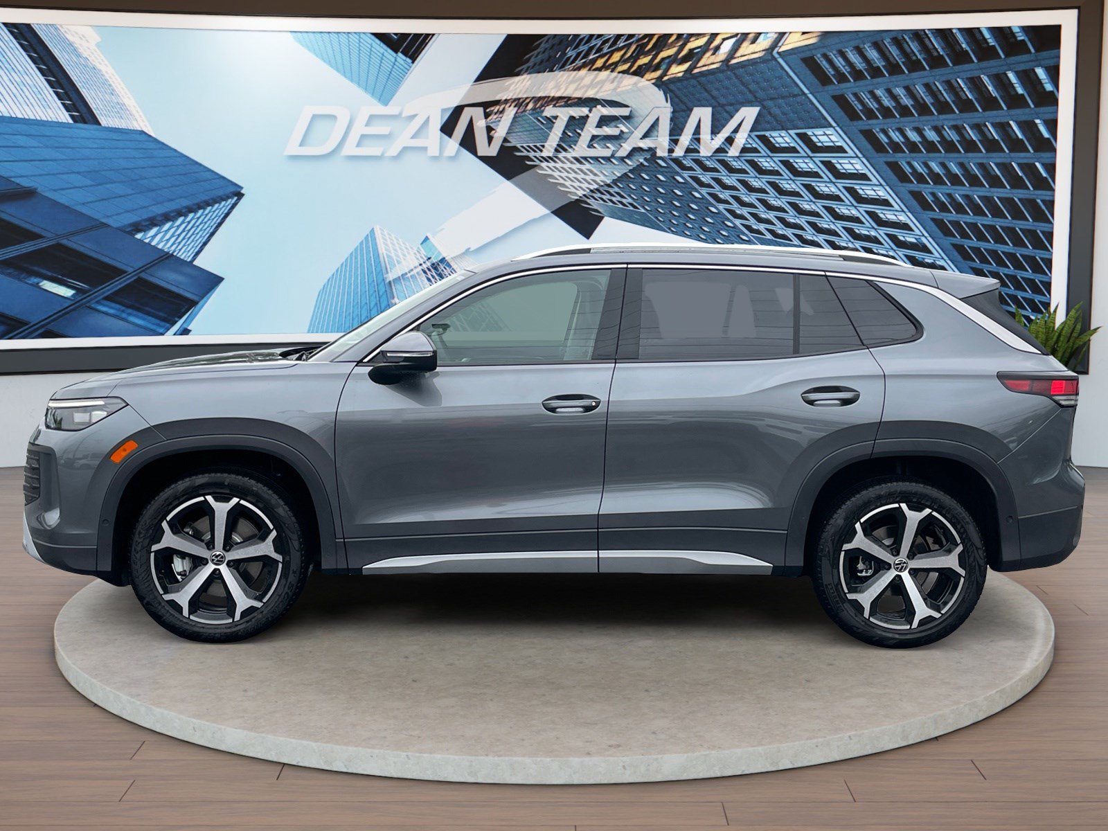 New 2026 Volkswagen Tiguan SE AWD/4WD image 4